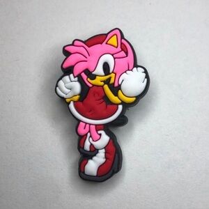Amy Rose crocs charm
